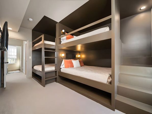Urban Stay By The Bay: Downtown Pet-Friendly Home image 12