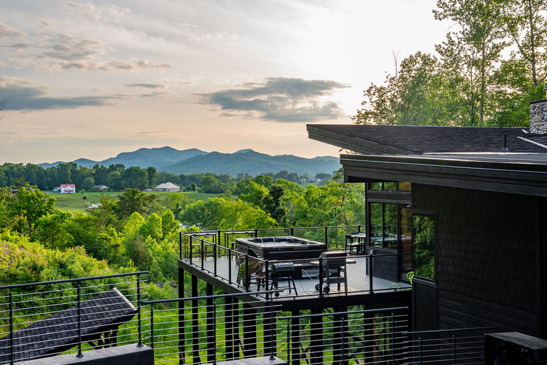 2025 (New) MTN Resort: A+ Location, Views, Privacy, Pool. Private Deer Sanctuary image 2