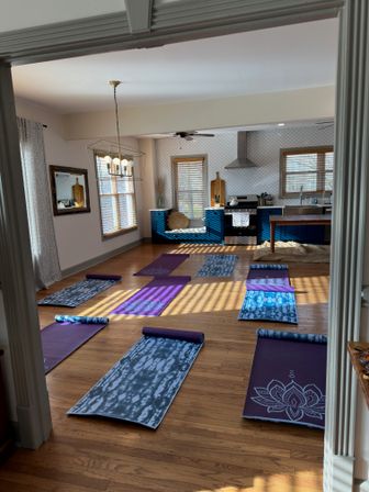 Bachelorette/Bridal Party Mini Retreat for the Mindful Bride (up to 6 people): Curated Activities (connection time, meditation/guided visualization, journaling), Lunch + Choose Your Experience (yoga, flower crowns, bath salt creation, candle making) image 4
