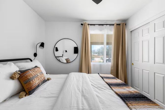 Desert Moon One Acre Property: Fully Fenced with Pickleball Court, Cowboy Pool, Hot Tub + Airstream image 18