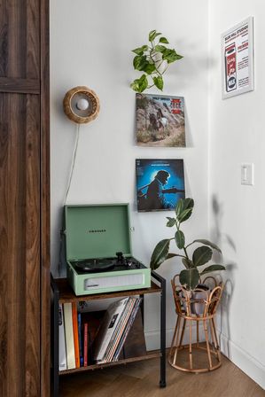 Desert Moon One Acre Property: Fully Fenced with Pickleball Court, Cowboy Pool, Hot Tub + Airstream image 4