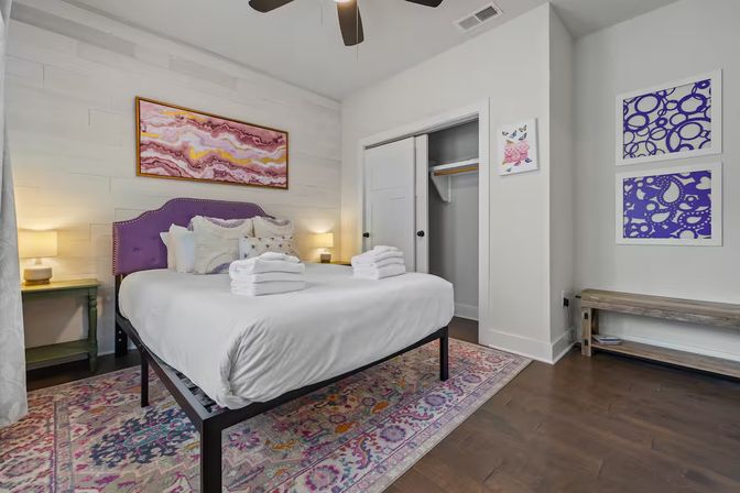 Blush & Bubbly: Chic Picture-Ready Pink Retreat Near Broadway image 15