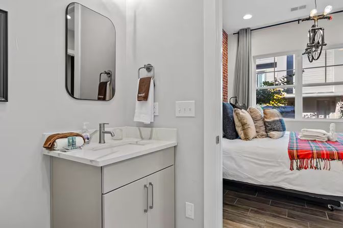 Run It Up: British-Inspired Rooftop Stay Close to Broadway image 36