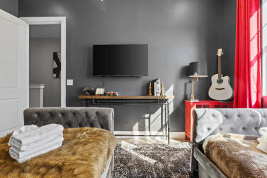 Run It Up: British-Inspired Rooftop Stay Close to Broadway image 31