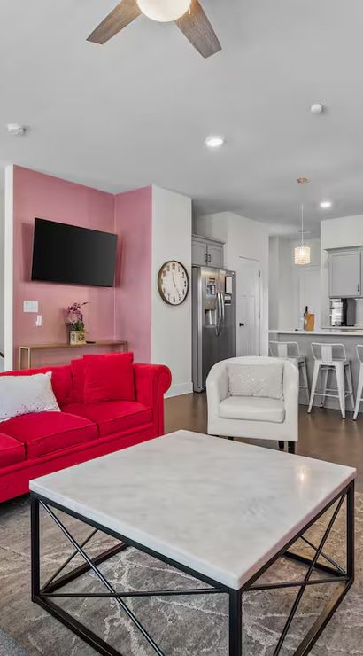 PeakHostProperties LLC