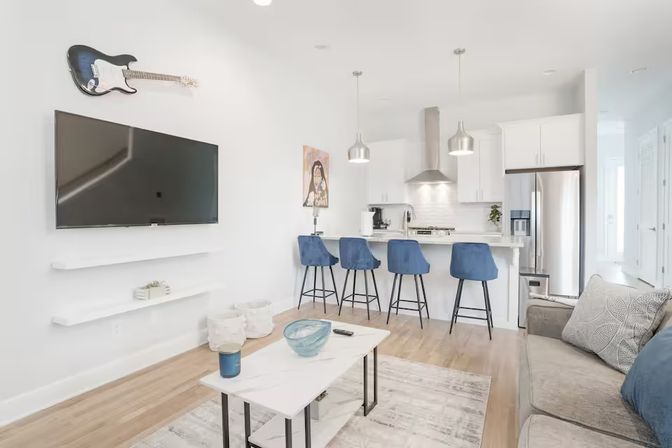 Better Together: Large Group Duplex Near Broadway (Sleeps 20) image 2