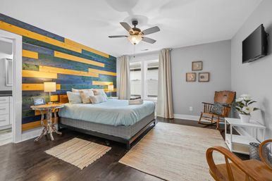 Strut & Strum: Stylish East Nashville Stay Near Broadway image 3