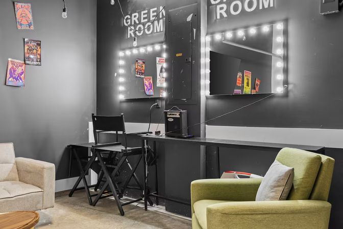 Run It Up: British-Inspired Rooftop Stay Close to Broadway image 51