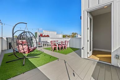 Run It Up: British-Inspired Rooftop Stay Close to Broadway image 42