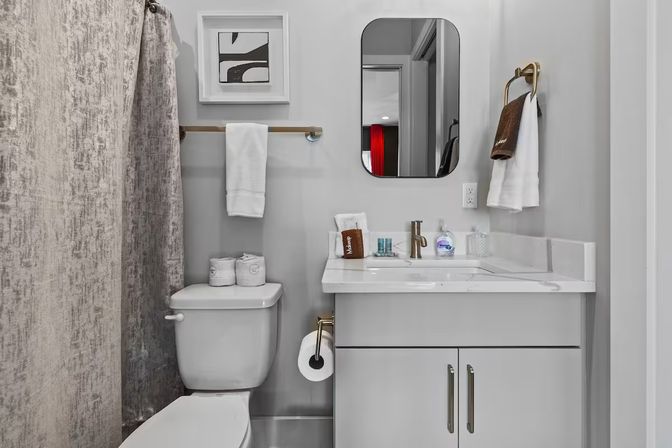 Run It Up: British-Inspired Rooftop Stay Close to Broadway image 35