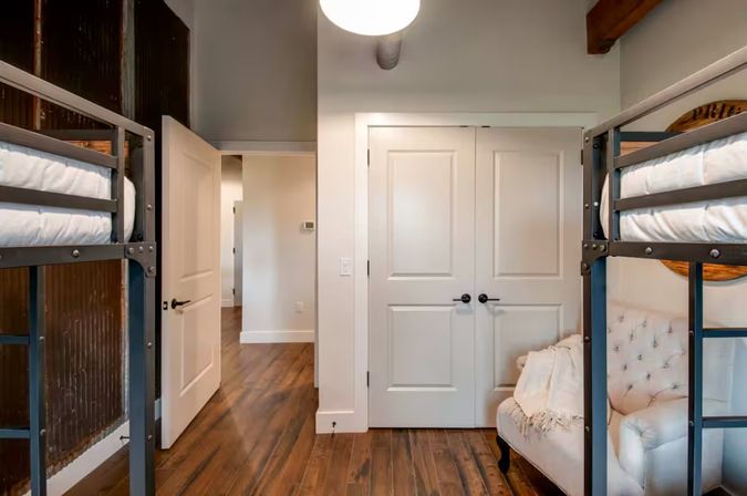 Speakeasy Loft: Historic Warehouse Stay Minutes to Broadway image 12