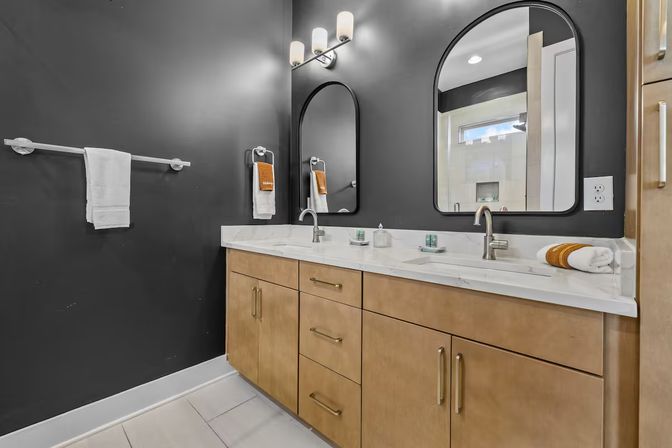 Run It Up: British-Inspired Rooftop Stay Close to Broadway image 37