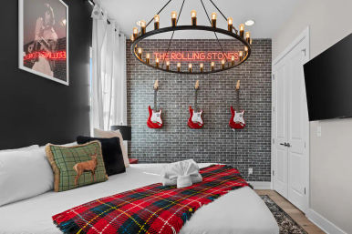 Run It Up: British-Inspired Rooftop Stay Close to Broadway image 18