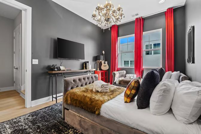 Run It Up: British-Inspired Rooftop Stay Close to Broadway image 29