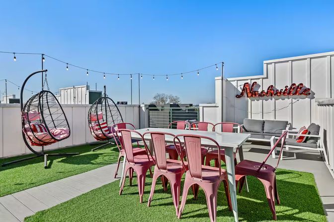 Run It Up: British-Inspired Rooftop Stay Close to Broadway image 44