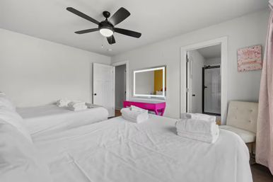 Blush & Bubbly: Chic Picture-Ready Pink Retreat Near Broadway image 20