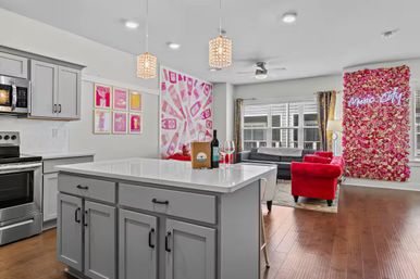 Blush & Bubbly: Chic Picture-Ready Pink Retreat Near Broadway image 13