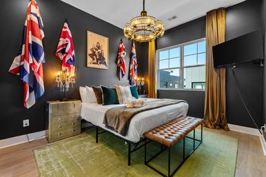 Run It Up: British-Inspired Rooftop Stay Close to Broadway image 24