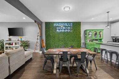 Strut & Strum: Stylish East Nashville Stay Near Broadway image 12