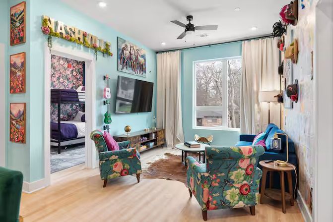 Music City Eden: Vibrant Rooftop Retreat Close to Broadway image 1