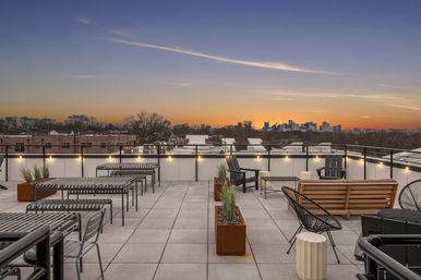 Music City Eden: Vibrant Rooftop Retreat Close to Broadway image 33