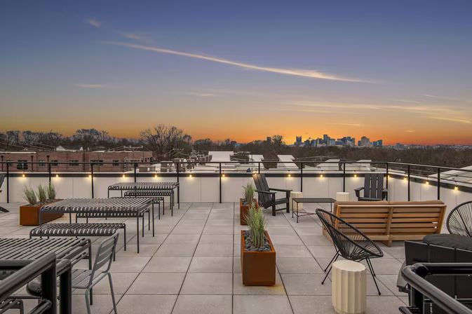 Music City Eden: Vibrant Rooftop Retreat Close to Broadway image 33