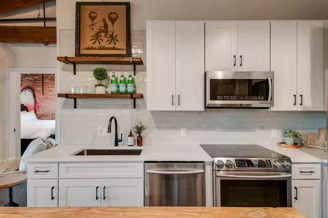 Speakeasy Loft: Historic Warehouse Stay Minutes to Broadway image 7