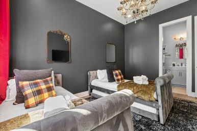 Run It Up: British-Inspired Rooftop Stay Close to Broadway image 30