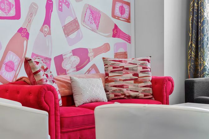 Blush & Bubbly: Chic Picture-Ready Pink Retreat Near Broadway image 7