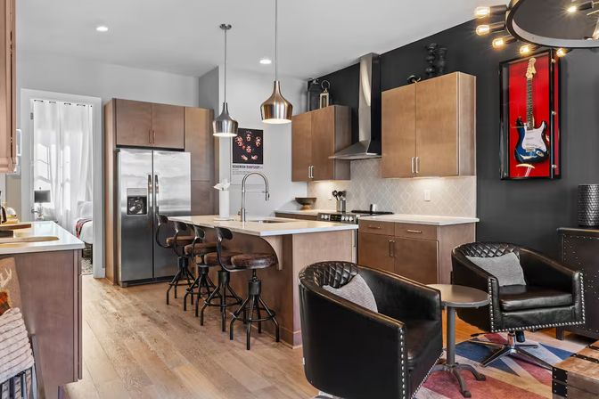 Run It Up: British-Inspired Rooftop Stay Close to Broadway image 15