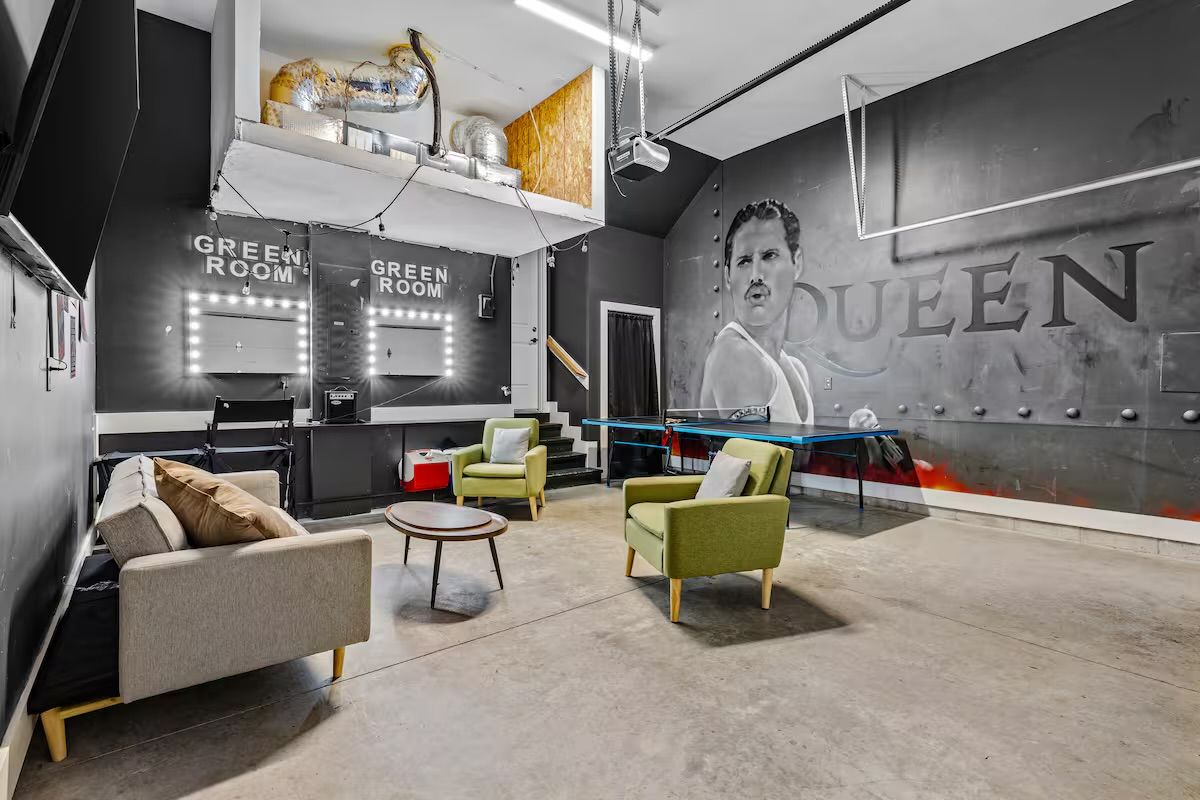 Run It Up: British-Inspired Rooftop Stay Close to Broadway image 4