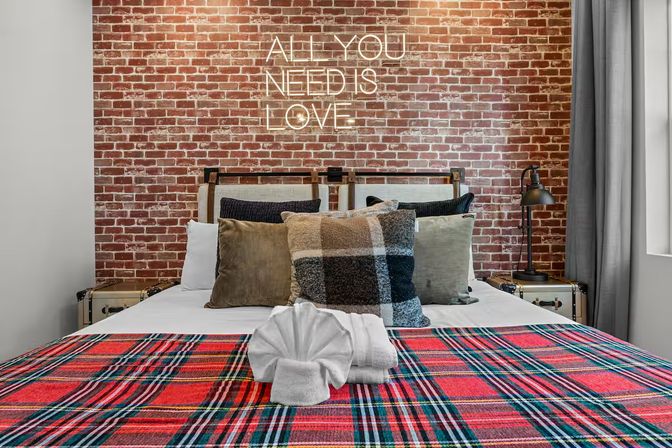 Run It Up: British-Inspired Rooftop Stay Close to Broadway image 23