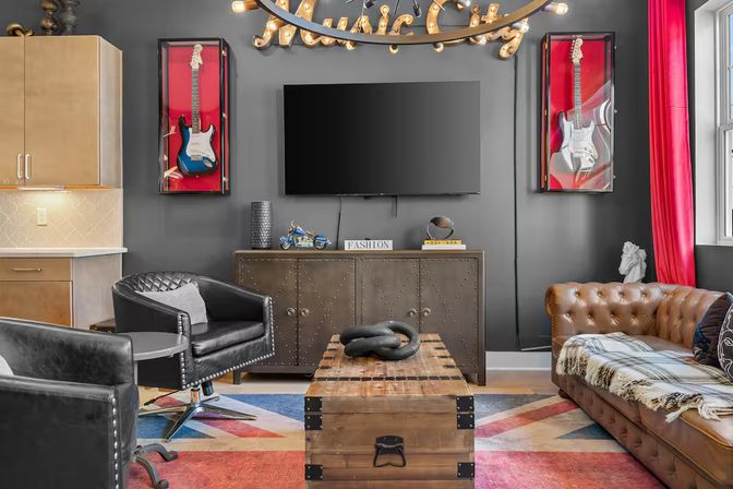 Run It Up: British-Inspired Rooftop Stay Close to Broadway image 6