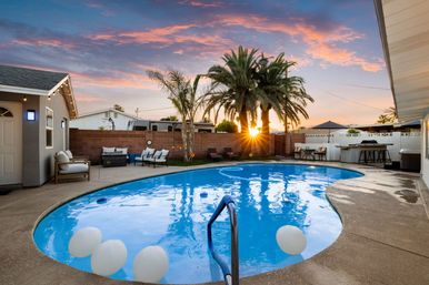 Cactus Casita: 5 Bed, 3 Bath Home & Casita with Heated Pool, Hot Tub and Proximity to Old Town Scottsdale image 3