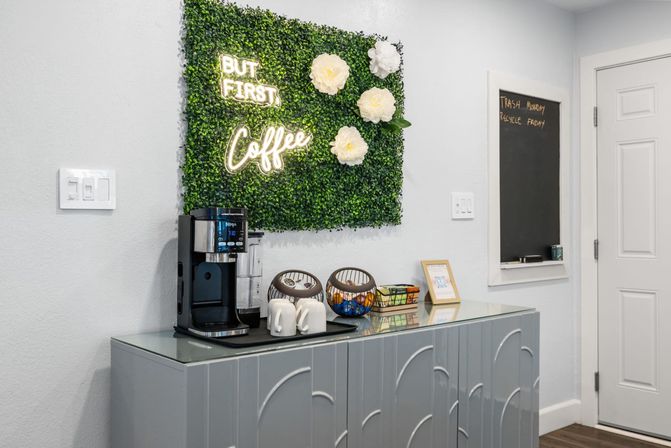 Cactus Casita: 5 Bed, 3 Bath Home & Casita with Heated Pool, Hot Tub and Proximity to Old Town Scottsdale image 7