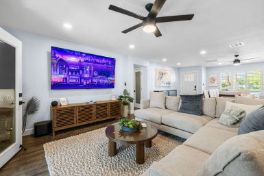 Cactus Casita: 5 Bed, 3 Bath Home & Casita with Heated Pool, Hot Tub and Proximity to Old Town Scottsdale image 12