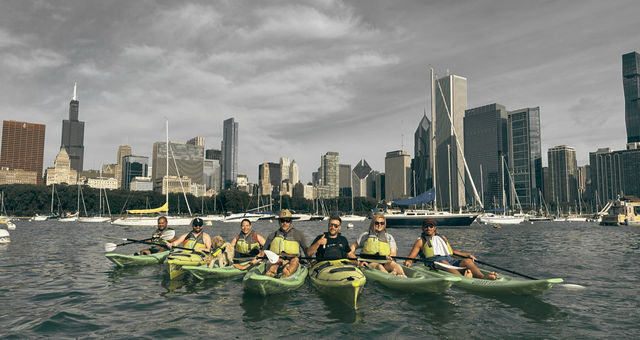 Chicago Skyline Kayak Tour: River & Lakefront Paddle image 3