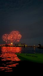 Urban Kayaks: Ultimate Fireworks Tour image 4