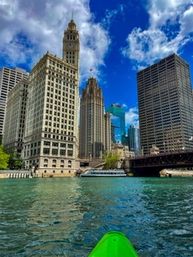 Chicago River Kayak Tour: Guided Architecture Paddle image 8