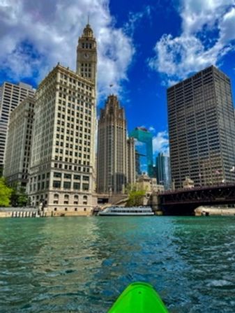 Urban Kayaks: 2hr Chicago Historic Tour image 5