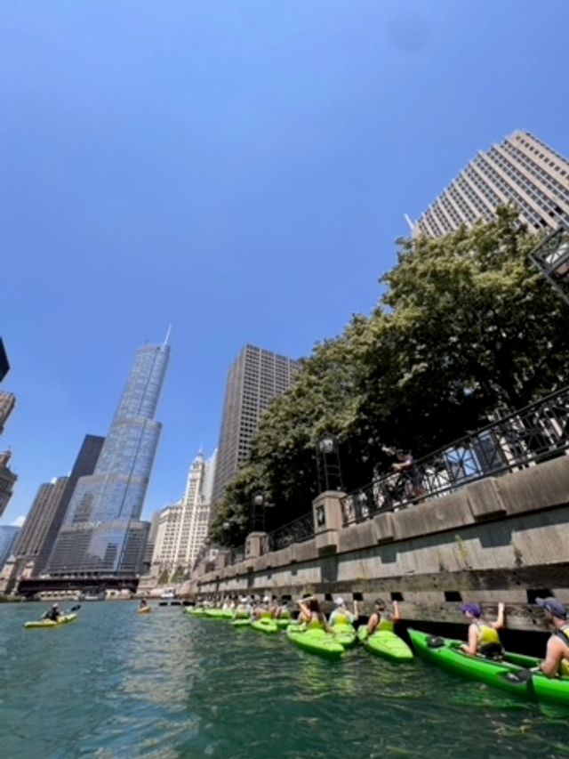 Urban kayaks: Sunset Tour on the Chicago River image 4