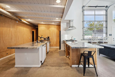 Good Life Resort 6 BR Surf Loft with Event Space image 2