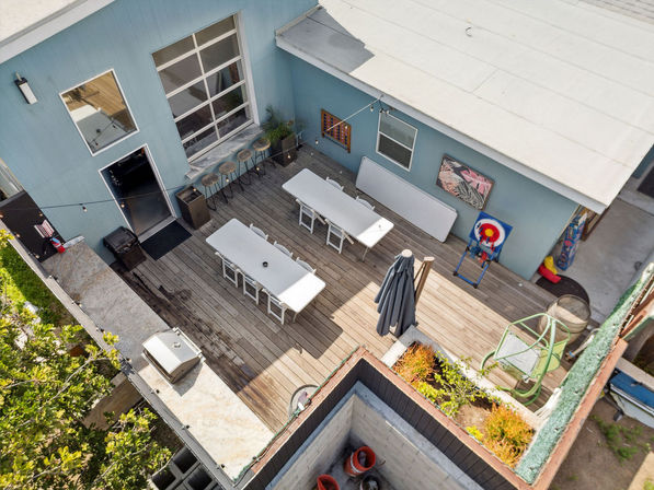 Good Life Resort 6 BR Surf Loft with Event Space image 1