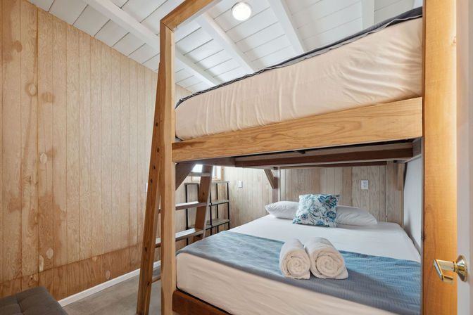 Good Life Resort 6 BR Surf Loft with Event Space image 35