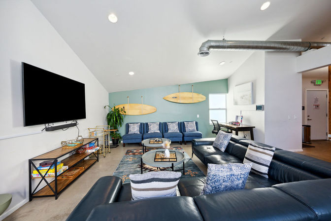 Good Life Resort 6 BR Surf Loft with Event Space image 40