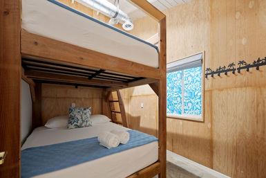 Good Life Resort 6 BR Surf Loft with Event Space image 37