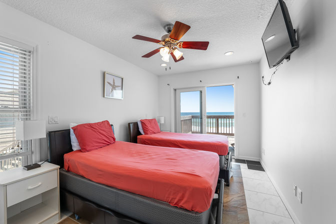 Sun Kissed: 5BR Oceanfront Home with Epic Front Deck in South Ponte Beach image 34