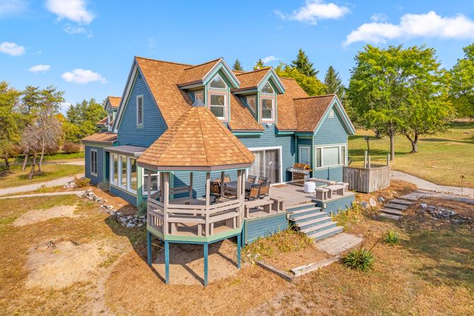 "Farmhouse 1918" Grand Retreat for 12p-LakeViews image 10