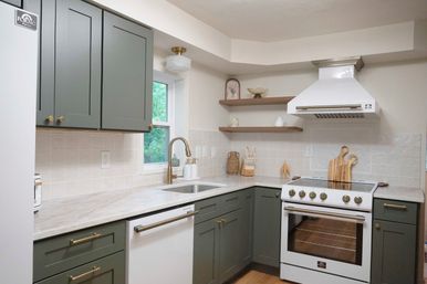 Olive House on Main --Walk to Downtown Boyne --3BR image 26