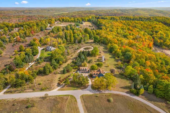 "Farmhouse 1918" Grand Retreat for 12p-LakeViews image 17